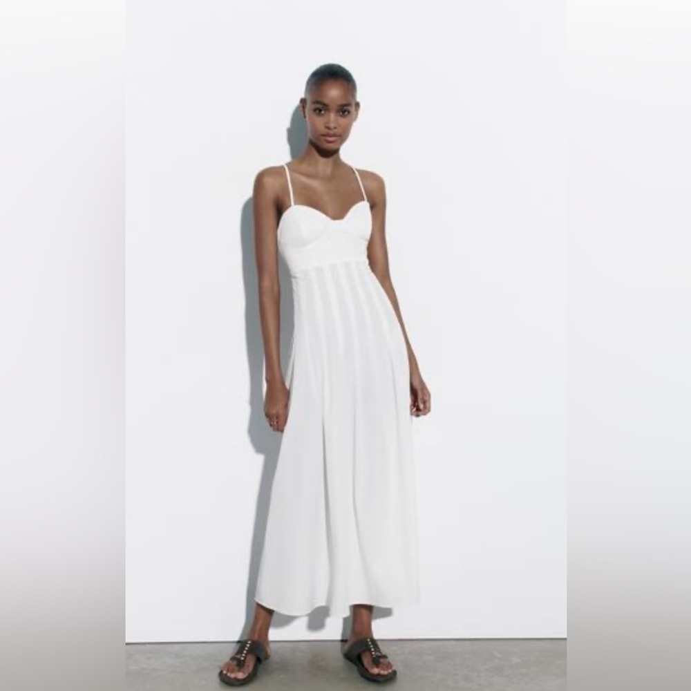 Poplin white midi dress by Zara in size Medium.